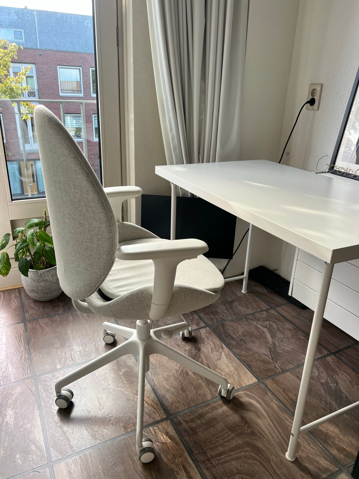 IKEA bureaustoel en tafel - verstelbaar, Huis en Inrichting, Bureaustoelen, Ophalen of Verzenden, Gebruikt, Wit, Bureaustoel