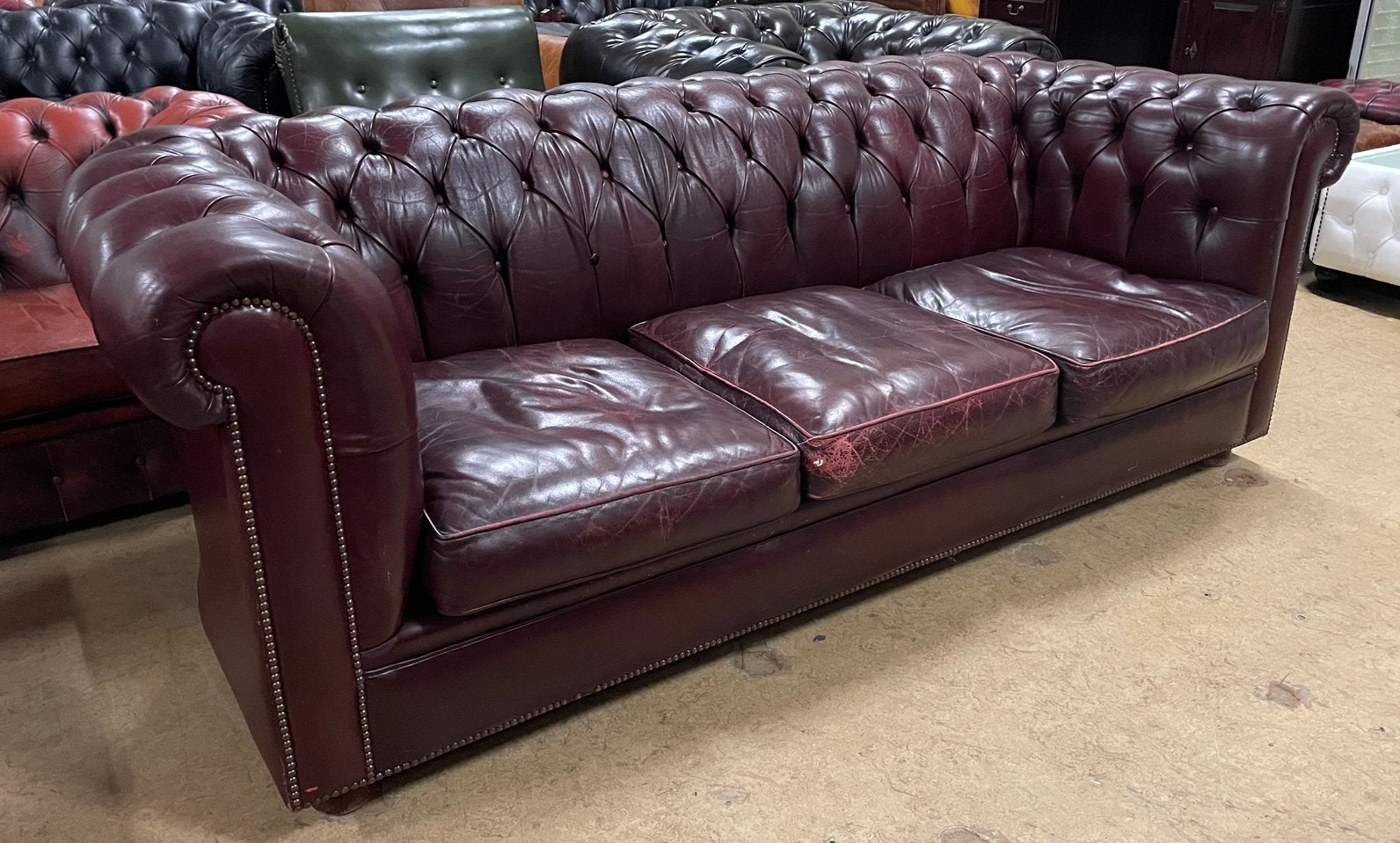Prachtige Chesterfield Bank 3 Zits Bordeaux Wijnrood., Gebruikt, Chesterfield, Driepersoons, Ophalen of Verzenden