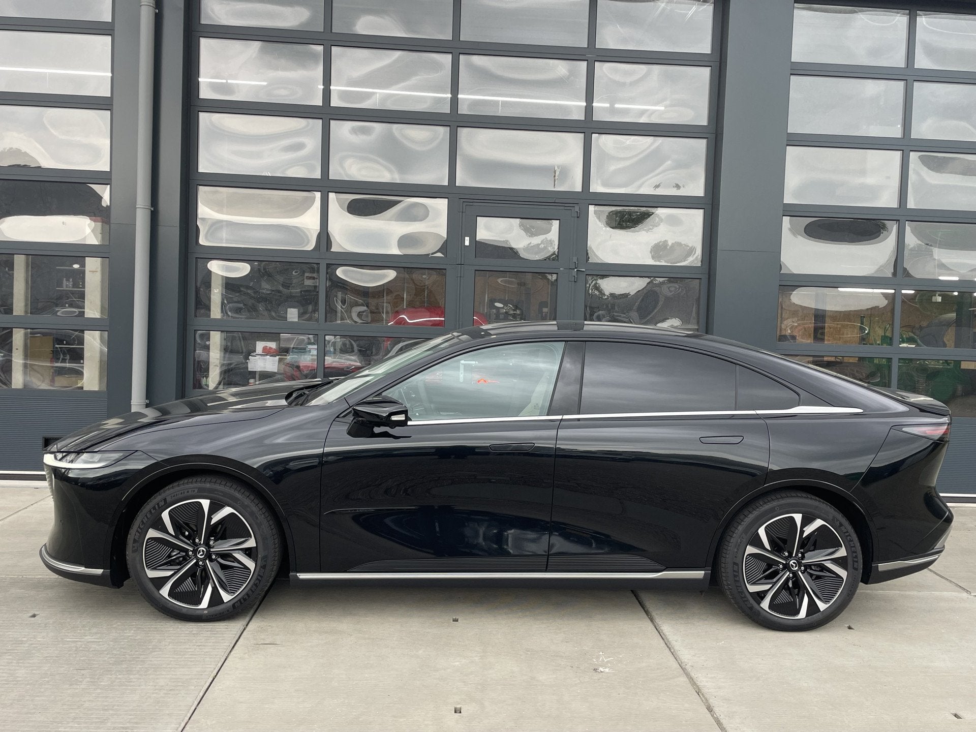 Mazda 6e Takumi Business Edition 68.8 kWh NAVI | APPLE CARPL, Automaat, Beige, 450 min, Te koop