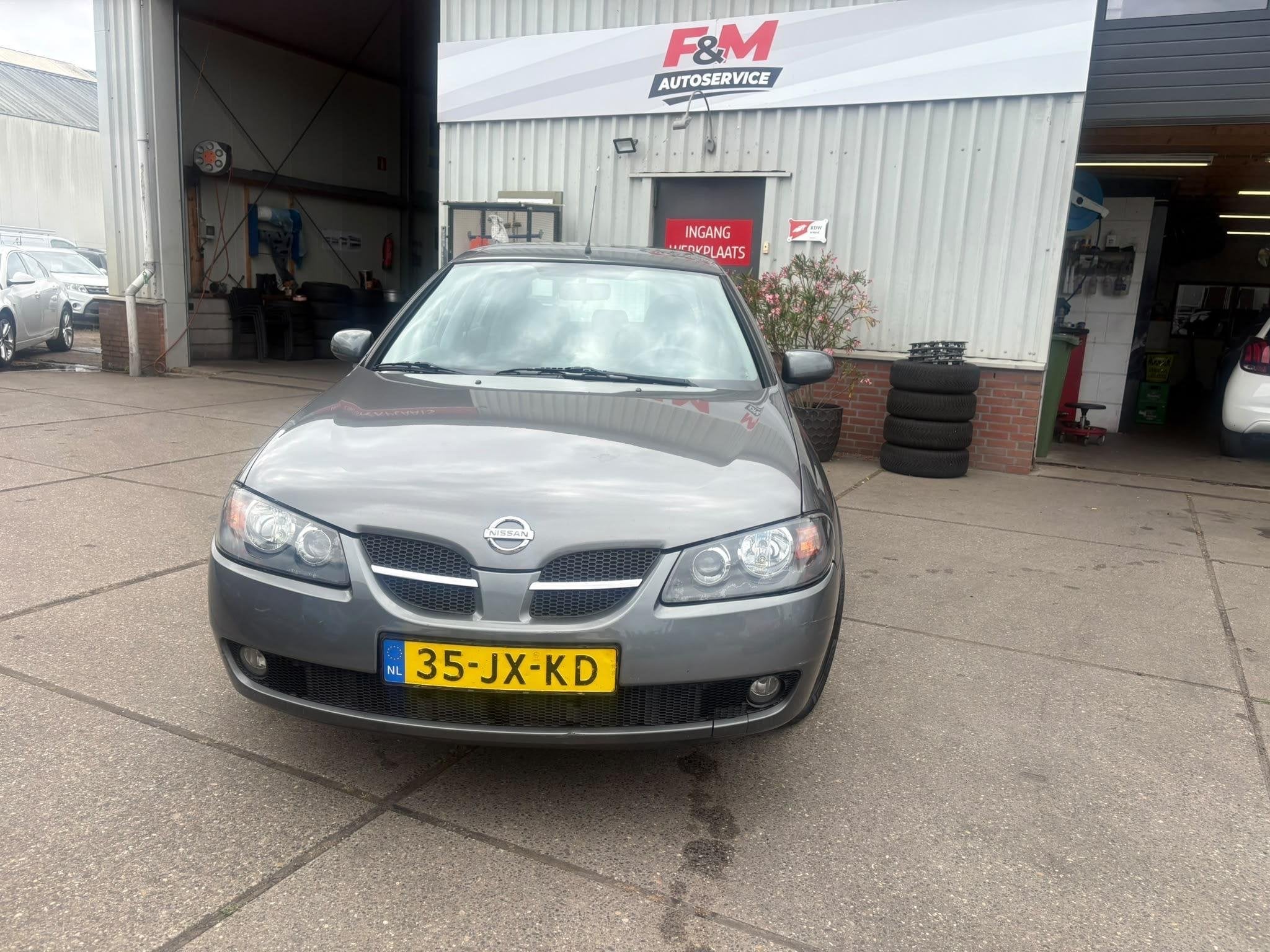 Nissan Almera 1.8 Tekna Airco, radio, trekhaak, Auto's, Nissan, Stof, Gebruikt, 4 cilinders, 116 pk