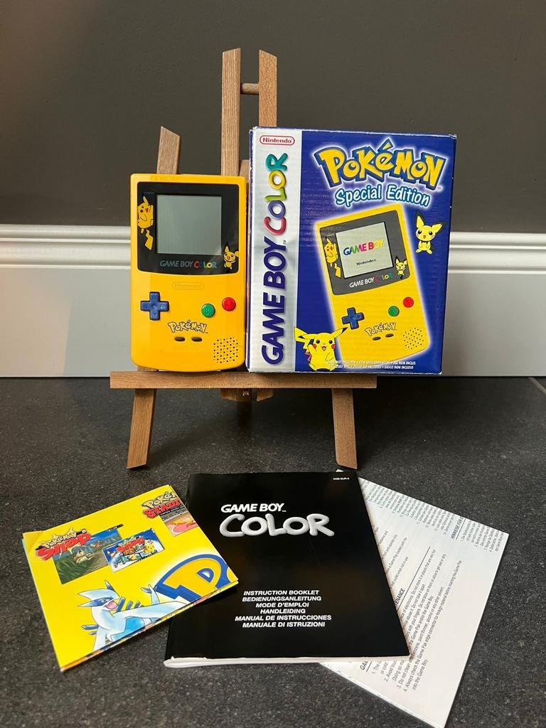 Game Boy Color Pokémon Special Edition (Pikachu), Ophalen of Verzenden, Zo goed als nieuw, Game Boy Color