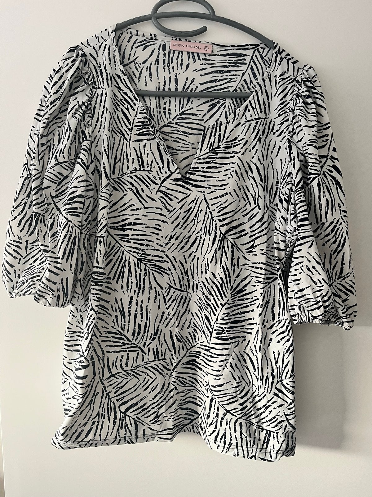 Studio Anneloes blouse met pofmouwen en bladprint, Kleding | Dames, Ophalen of Verzenden, Zo goed als nieuw, Maat 46/48 (XL) of groter