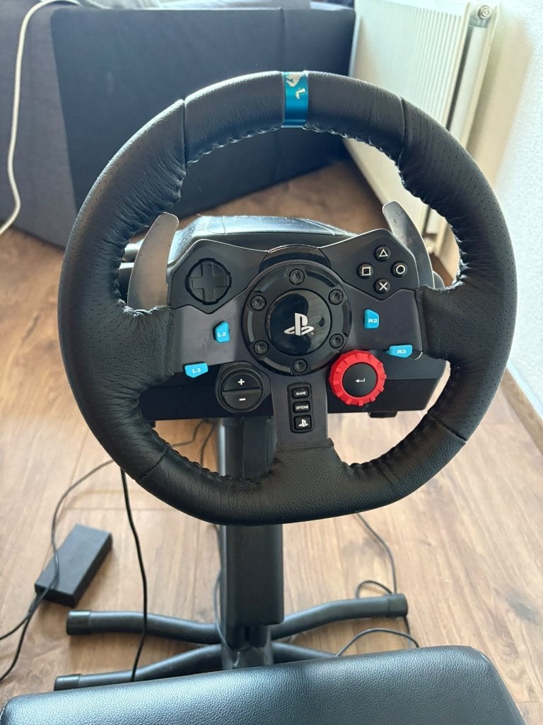 Foto 6 van Playseat met Logitech G29 racestuur en pedalen