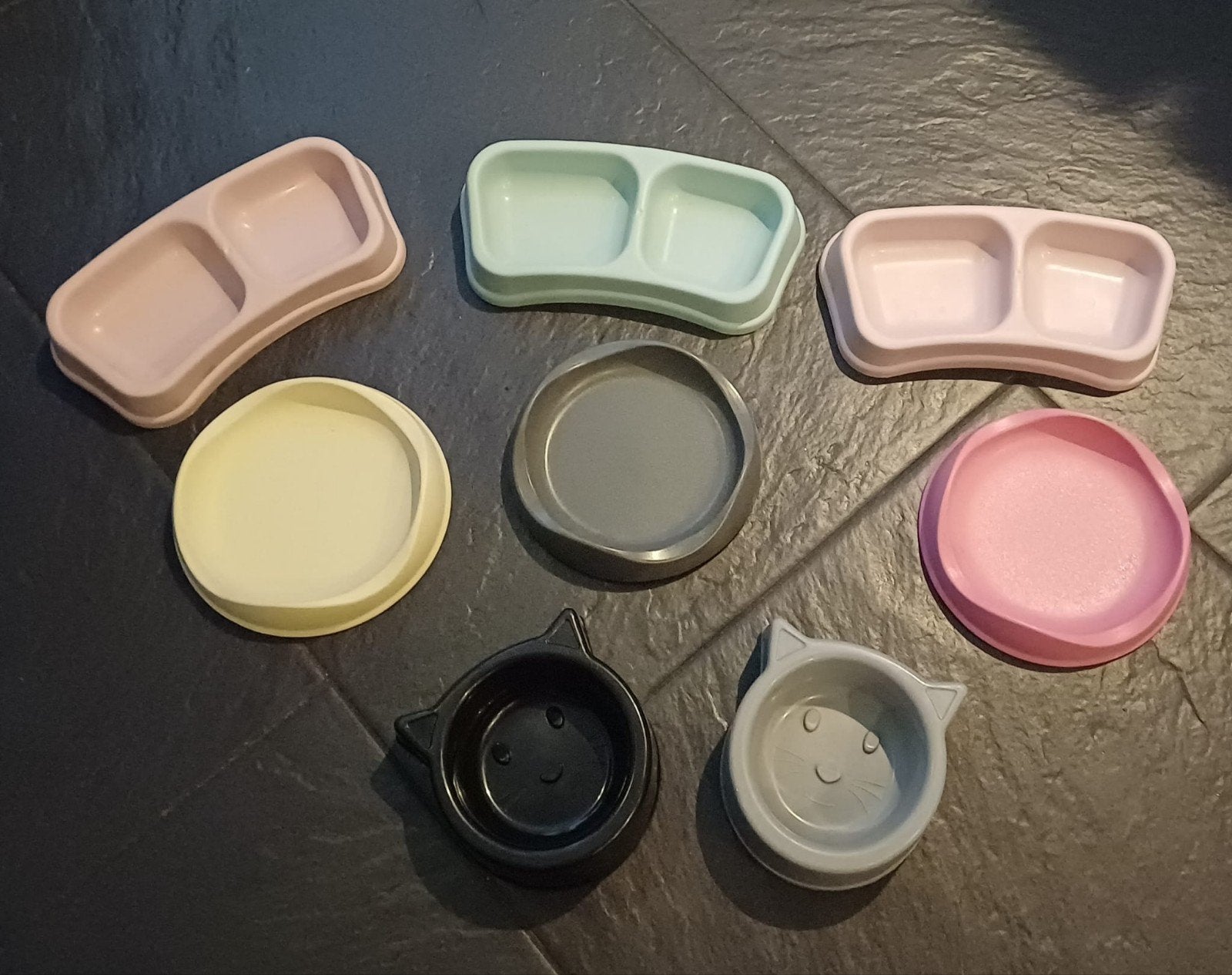 Diverse kleuren en maten voer bakjes voor hond of kat, Dieren en Toebehoren, Hondenvoerbakken en Drinkbakken, Ophalen of Verzenden