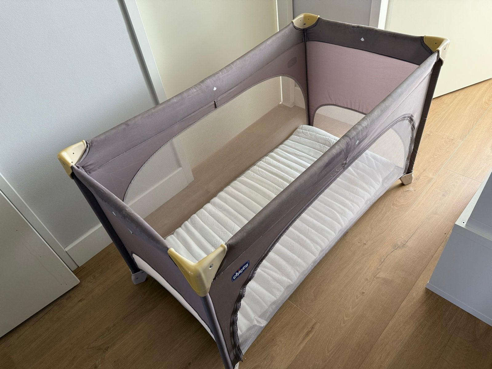 Chicco Goodnight Reisbed met Julius Zöllner matras, Ophalen, Zo goed als nieuw, Reisbedje