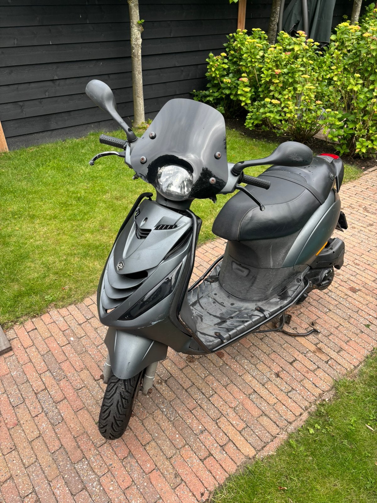 Piaggio Zip 4-takt, Fietsen en Brommers, Scooters | Piaggio, Ophalen, Gebruikt, Zip, Benzine