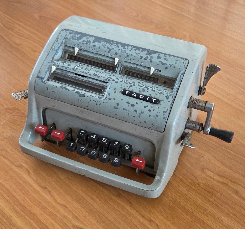 vintage rekenmachine Facit, Ophalen