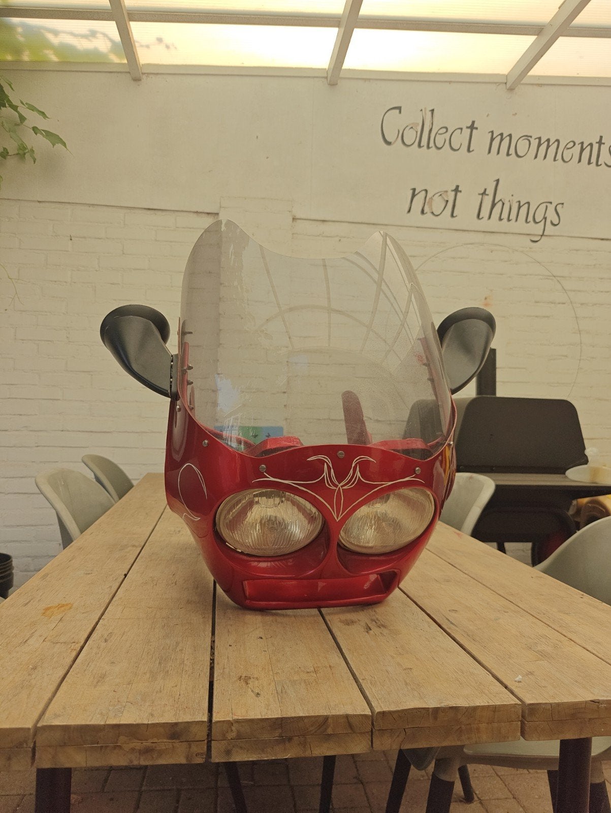Ouderwetse glasvezel motorkuip met Hella spiegels. Mancave, Ophalen, Gebruikt