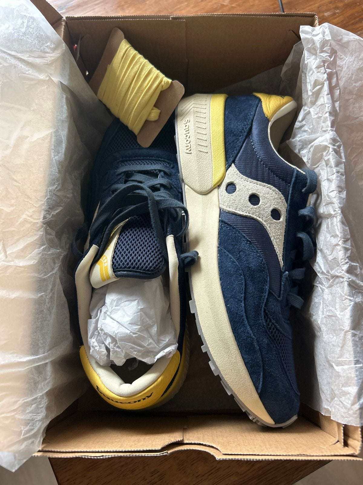 NIEUW. Saucony Jazz NXT Sneakers - Navy/Yellow - Maat 46, Ophalen of Verzenden, Nieuw, Blauw, Sneakers of Gympen