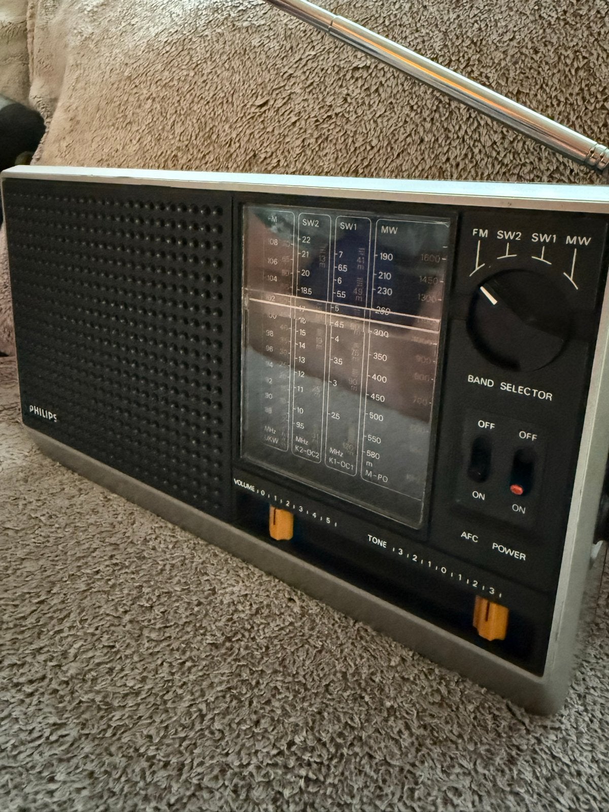 1977 Philips Radio Model 765 - Vintage Draagbare Radio, Audio, Tv en Foto, Radio's, Ophalen of Verzenden, Gebruikt, Radio