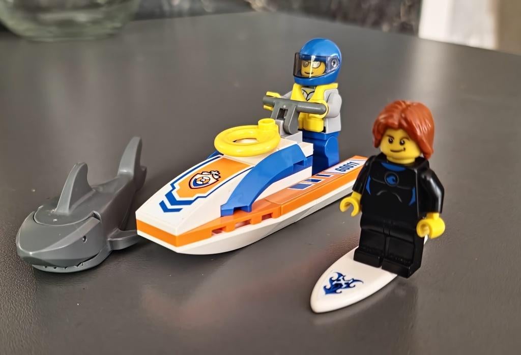 LEGO 60011 - Surfer redding, Kinderen en Baby's, Speelgoed | Duplo en Lego, Ophalen of Verzenden, Gebruikt, Complete set, Lego