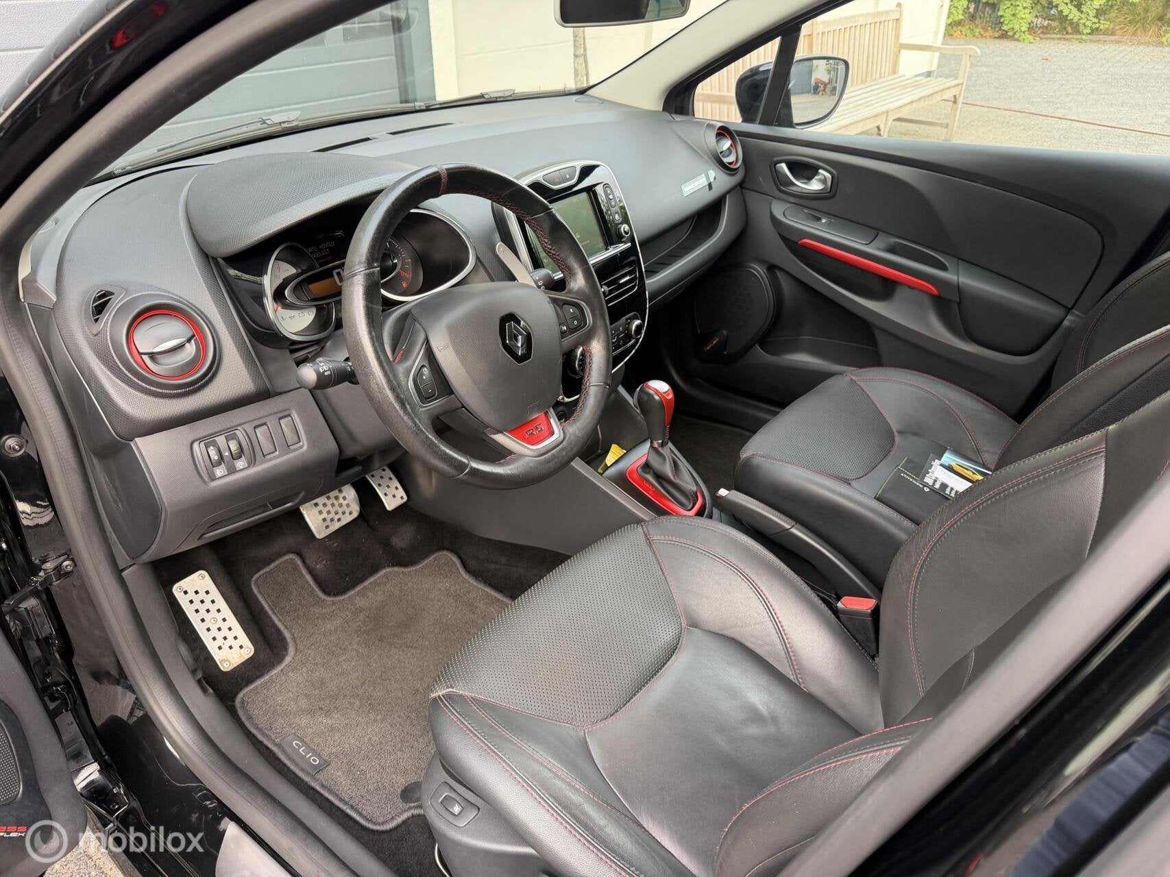 Renault Clio 200pk R.S.|RIJKLAAR|1EIG|LEER|CAMERA|HISTOR|GAR, Dealer onderhouden, 1618 cc, Gebruikt, Zwart