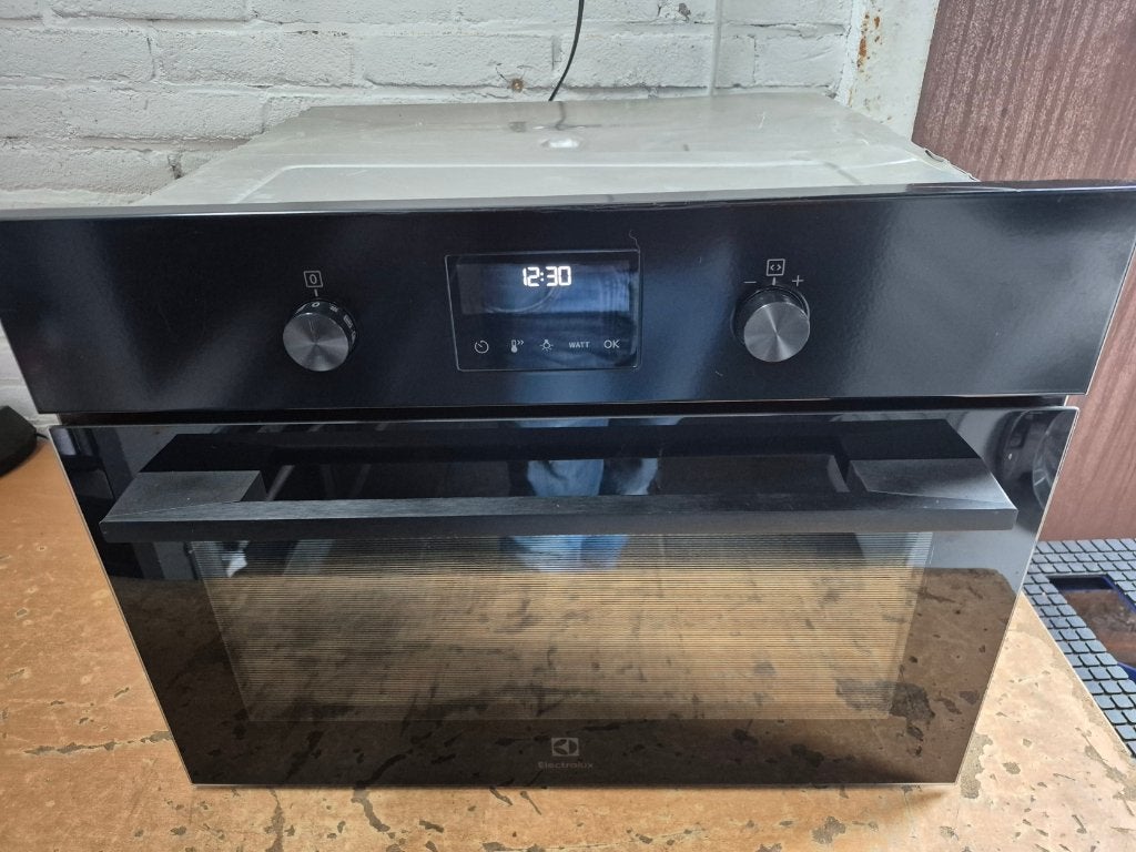 NIEUW MODEL ELECTROLUX KVLFE46K COMBI OVEN/MAGNETRON TE KOOP, Combimagnetron, Gebruikt, Info@electrolux.nl, 60 cm of meer