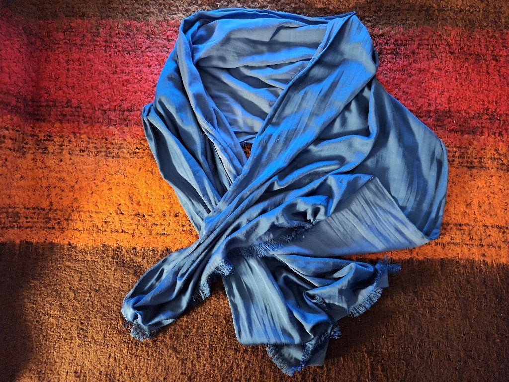 blauwe voile chiffon damessjaal - zijdezacht & flinterdun, Verzenden, Zo goed als nieuw, Sjaal