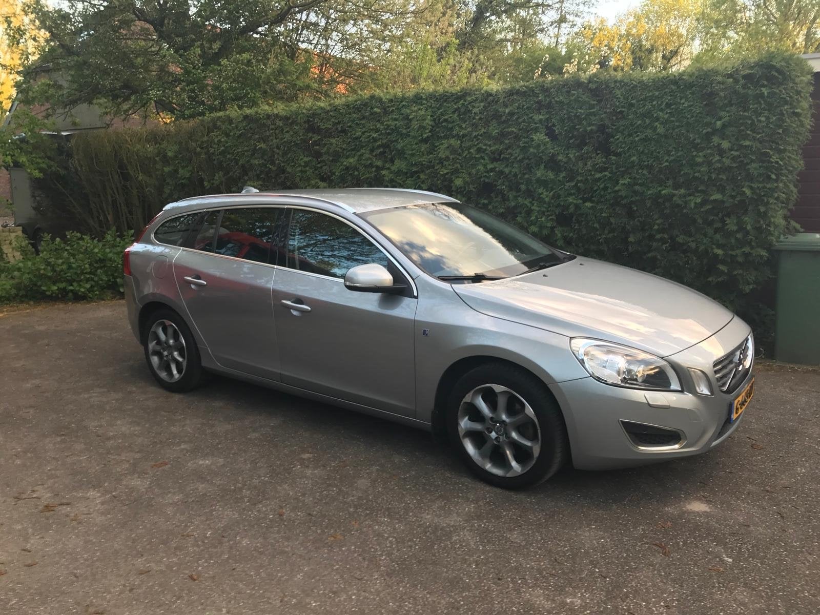 Volvo V60 D4 Start/stop 163pk Geartronic 2011 Grijs, Auto's, Zwart, 1984 cc, 163 pk, Leder