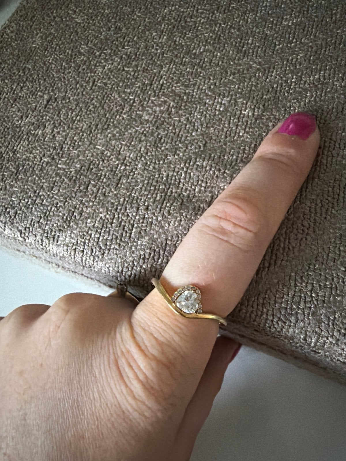 Goudkleurige Pandora ring met hartje en steentjes maat 58, Sieraden, Tassen en Uiterlijk, Ringen, Met kristal, Overige materialen