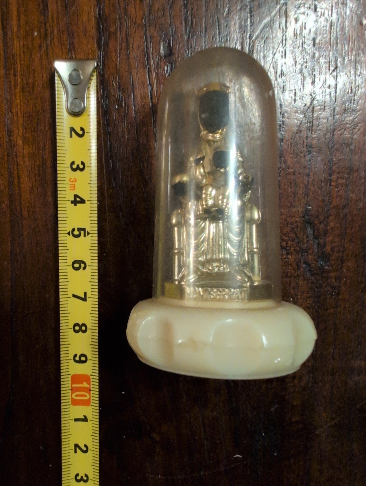 Zwarte Madonna van Montserrat beeldje in stolp, Ophalen of Verzenden