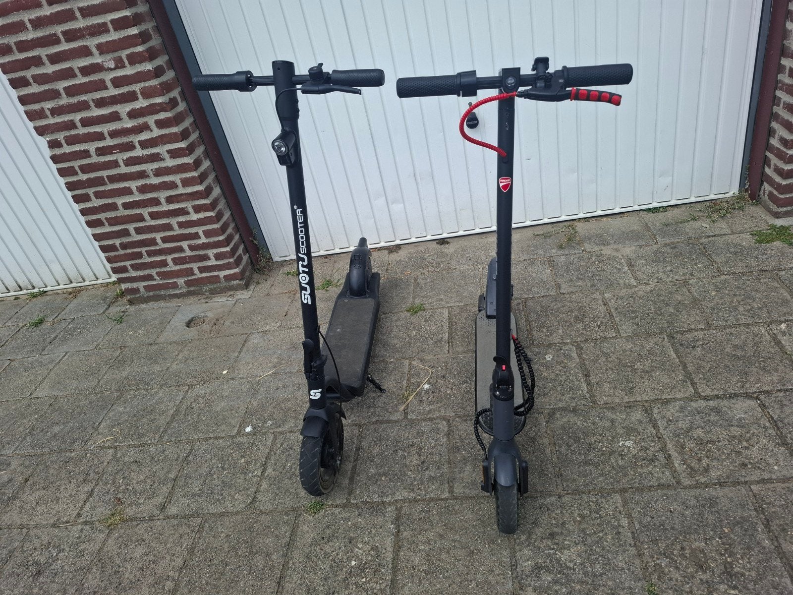 Elektrische steps (E-scooters) - 2 stuks, Fietsen en Brommers, Steps, Ophalen of Verzenden