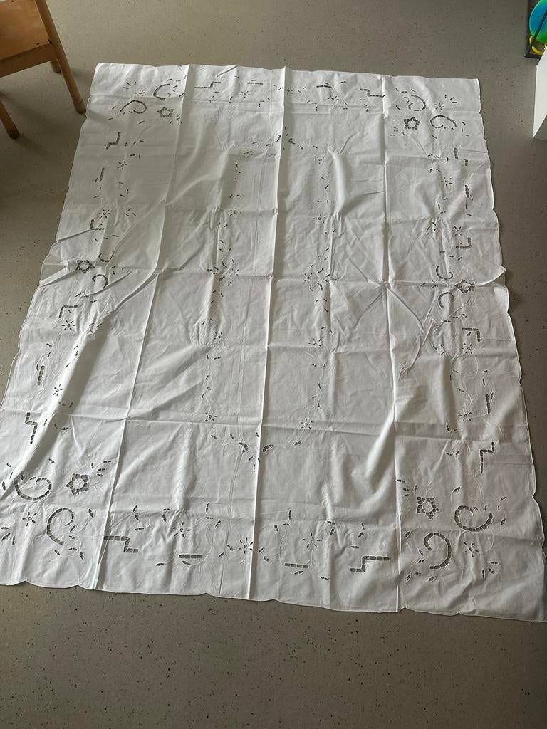 Mooi wit tafelkleed met open borduurwerk, 160x200cm, Huis en Inrichting, Tafelkleden, Ophalen, Nieuw, Rechthoek, Binnen