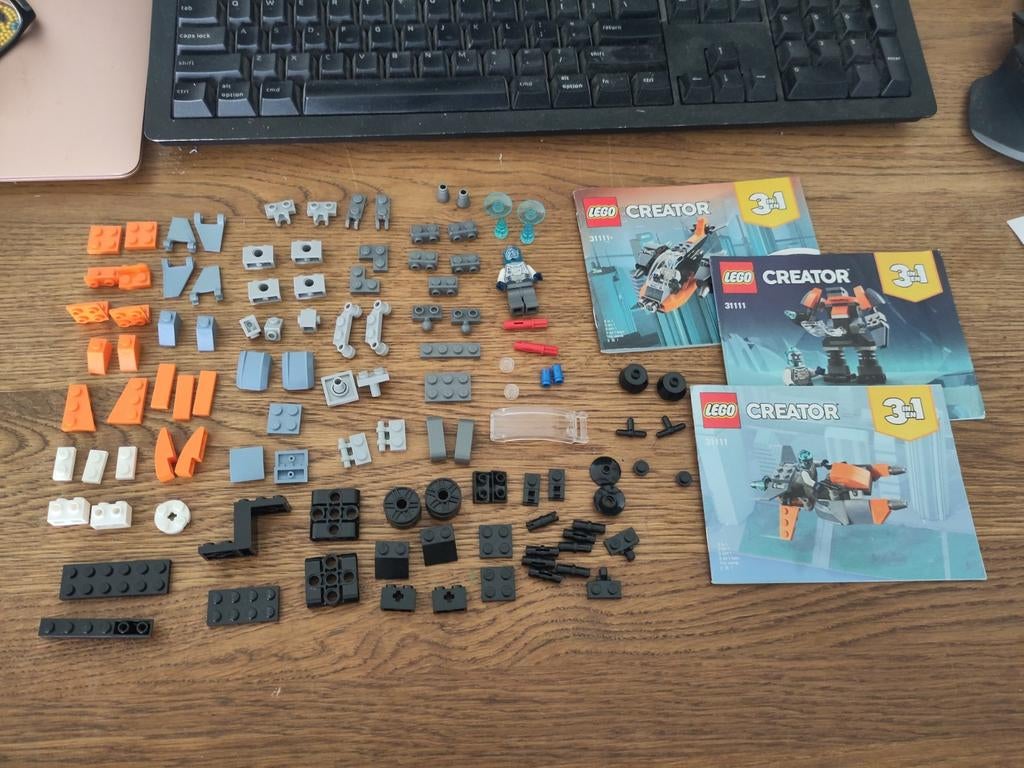 LEGO Creator 31111 Cyber Drone 3-in-1 set met instructies, Compleet, Lego, Ophalen of Verzenden, Zo goed als nieuw