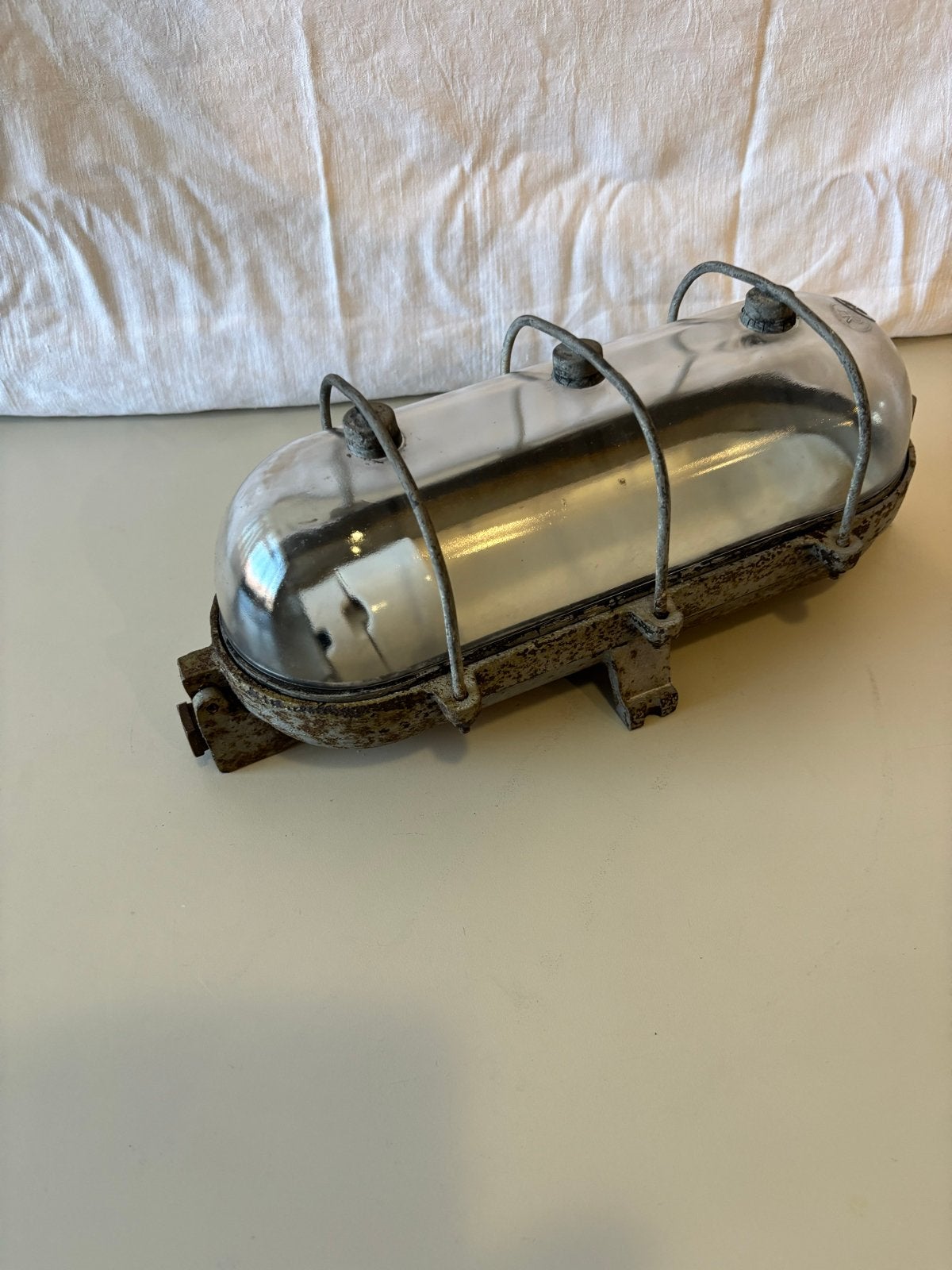 Industriële Gietijzeren Bunkerlamp met E27 Fitting, Antiek en Kunst, Ophalen of Verzenden