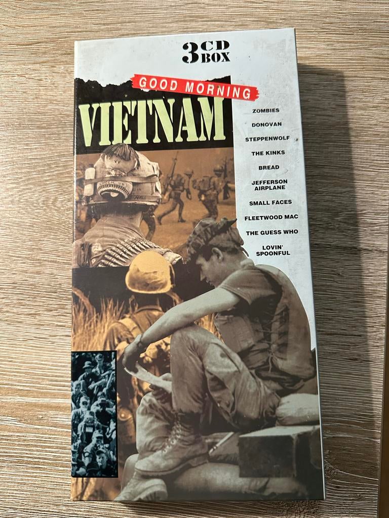 3 CD boxset Good Morning Vietnam - Diverse Artiesten, Cd's en Dvd's, Cd's | Verzamelalbums, Zo goed als nieuw, Ophalen of Verzenden