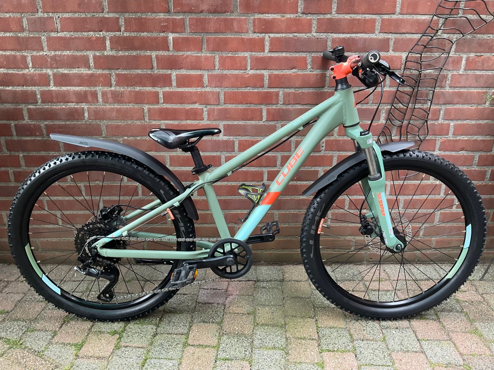 CUBE ACID 240 RACE (9v/24 inch wielen J/M) 2x, Gebruikt, Hardtail, Heren, Schijfrem