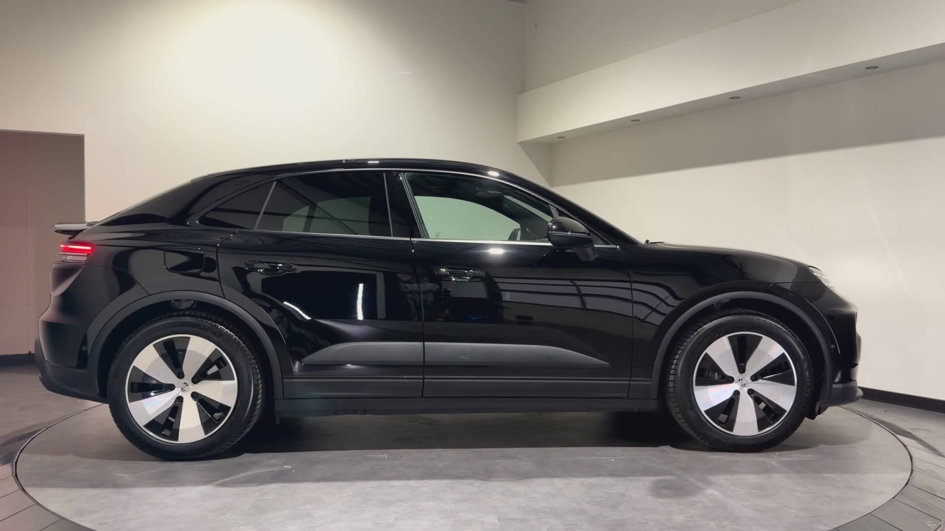 Porsche Macan 4 100 kWh | Panoramadak | Bose audio | Luxe Le, Auto's, Automaat, Gebruikt, Automatische klimaatregeling, Met garantie (alle)