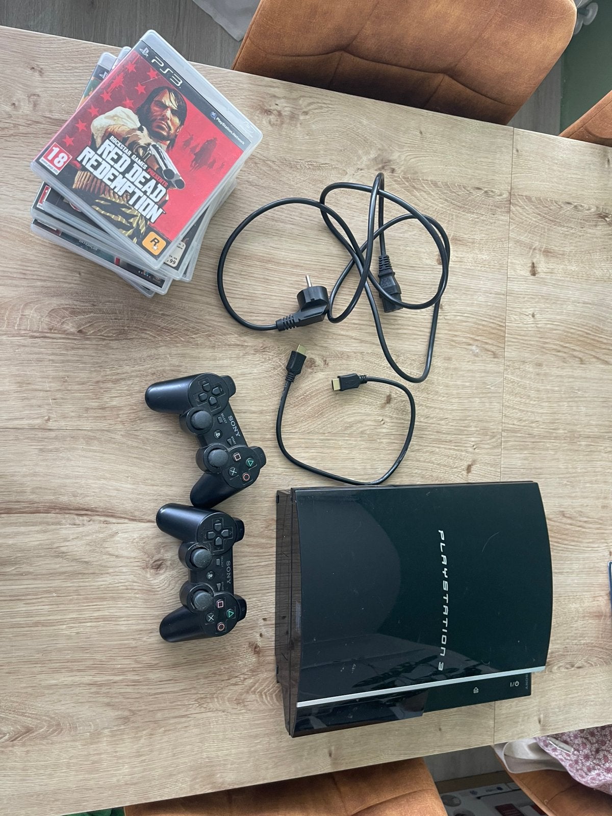 Ps3 met 2 controllers. Spellen al verkocht, Spelcomputers en Games, Met 2 controllers, Ophalen of Verzenden, Slim, Gebruikt