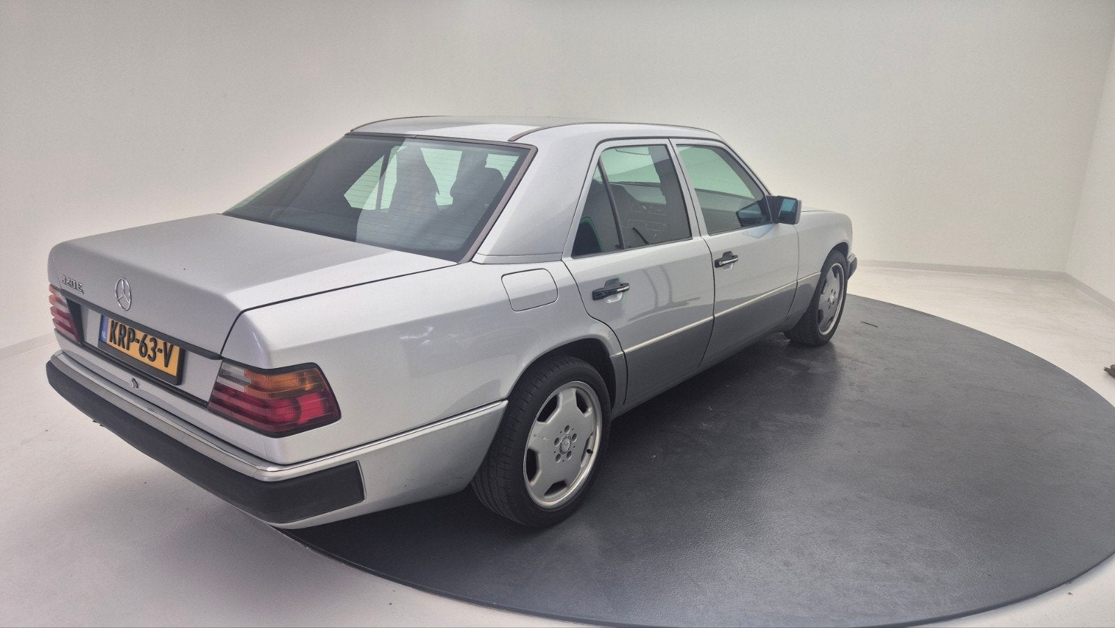 Mercedes-Benz  1993 Grijs, Auto's, 730 kg, 3199 cc, Particulier, Sedan