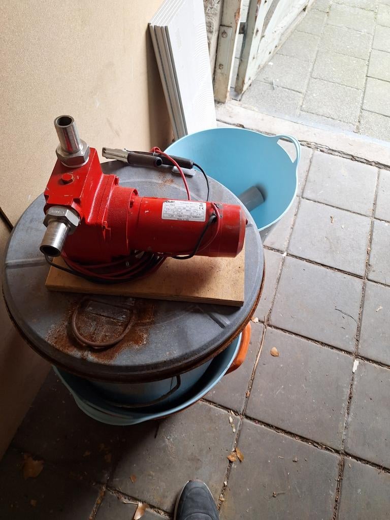 Brandstof pomp op accu zeer goede staat, Ophalen of Verzenden