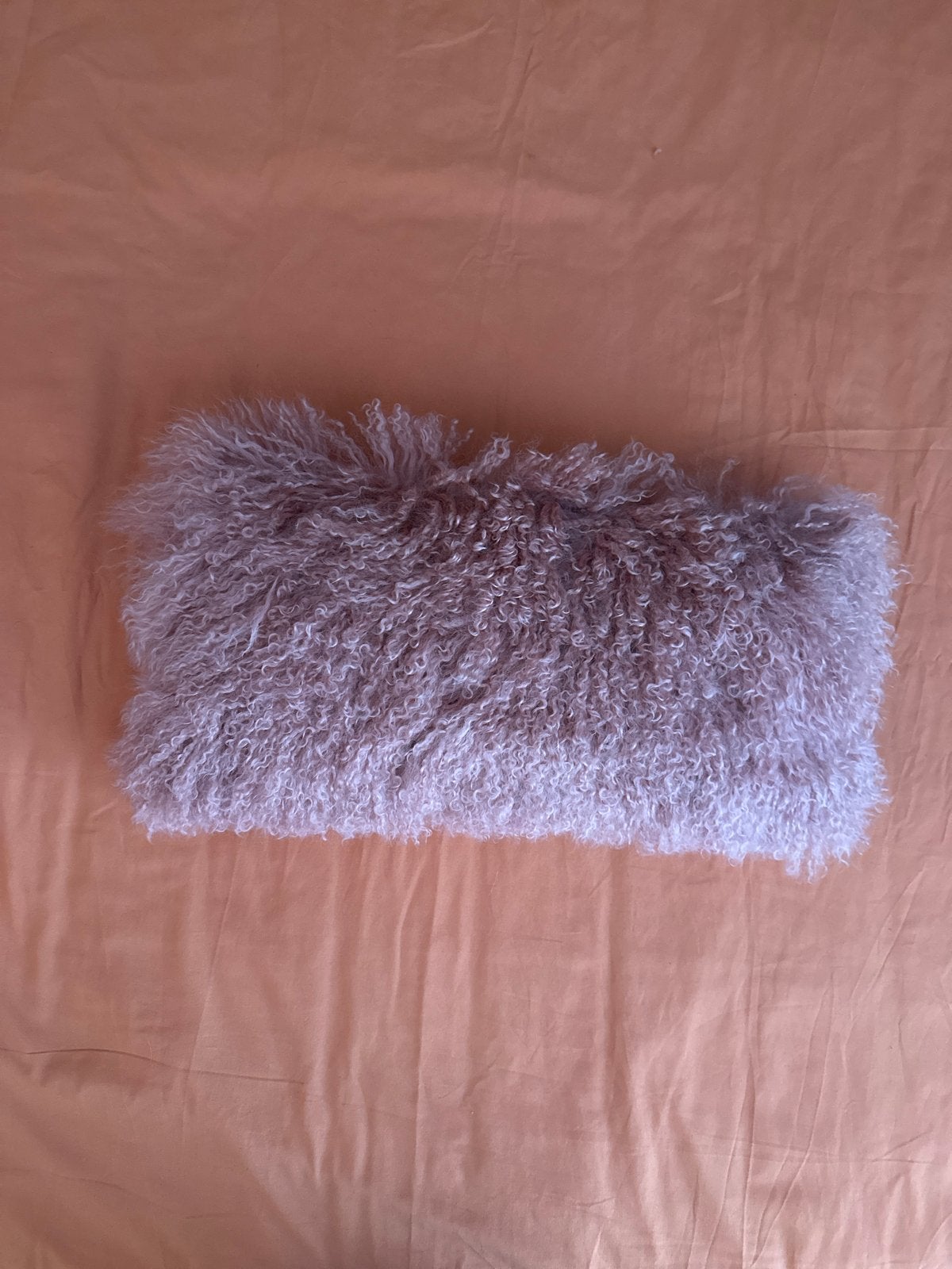 Oud roze sierkussen schapenwol, Huis en Inrichting, Inclusief binnenkussen, Ophalen of Verzenden, Zo goed als nieuw, Sierkussen