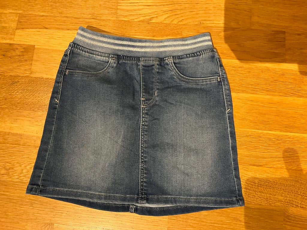 Blauwe spijkerrok van h&m maat 122, Kinderen en Baby's, Kinderkleding | Maat 122, Ophalen of Verzenden, Zo goed als nieuw, Jurk of Rok