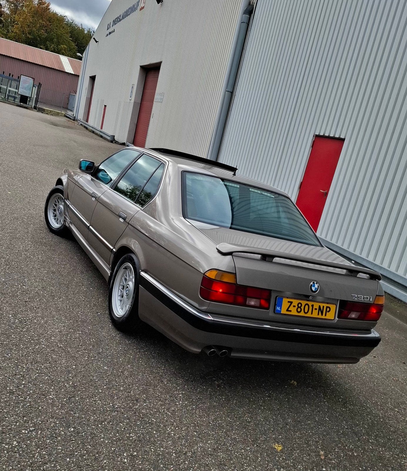 Belastingvrije BMW 730i 1987, Auto's, Automaat, Stof, Elektrische ramen, Bruin