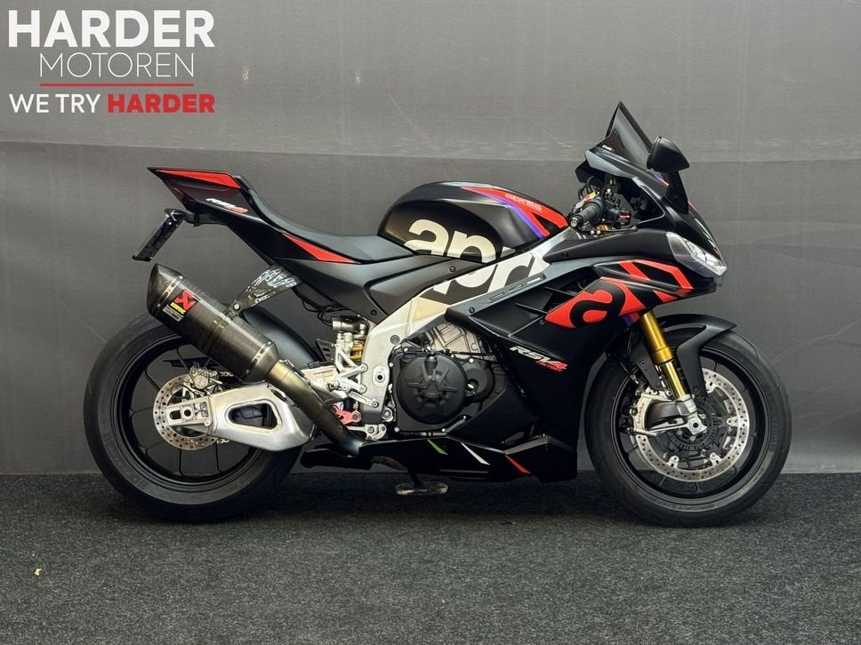 APRILIA RSV 4 1100 FACTORY | AKRA | TUNE | GILLES | CARBON, 1099 cc, 4 cilinders, Motorrijbewijs A, Bedrijf