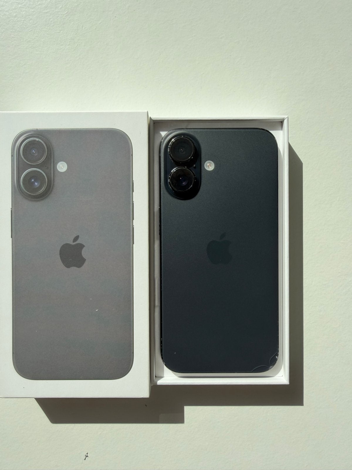 iPhone 16 128GB Zwart