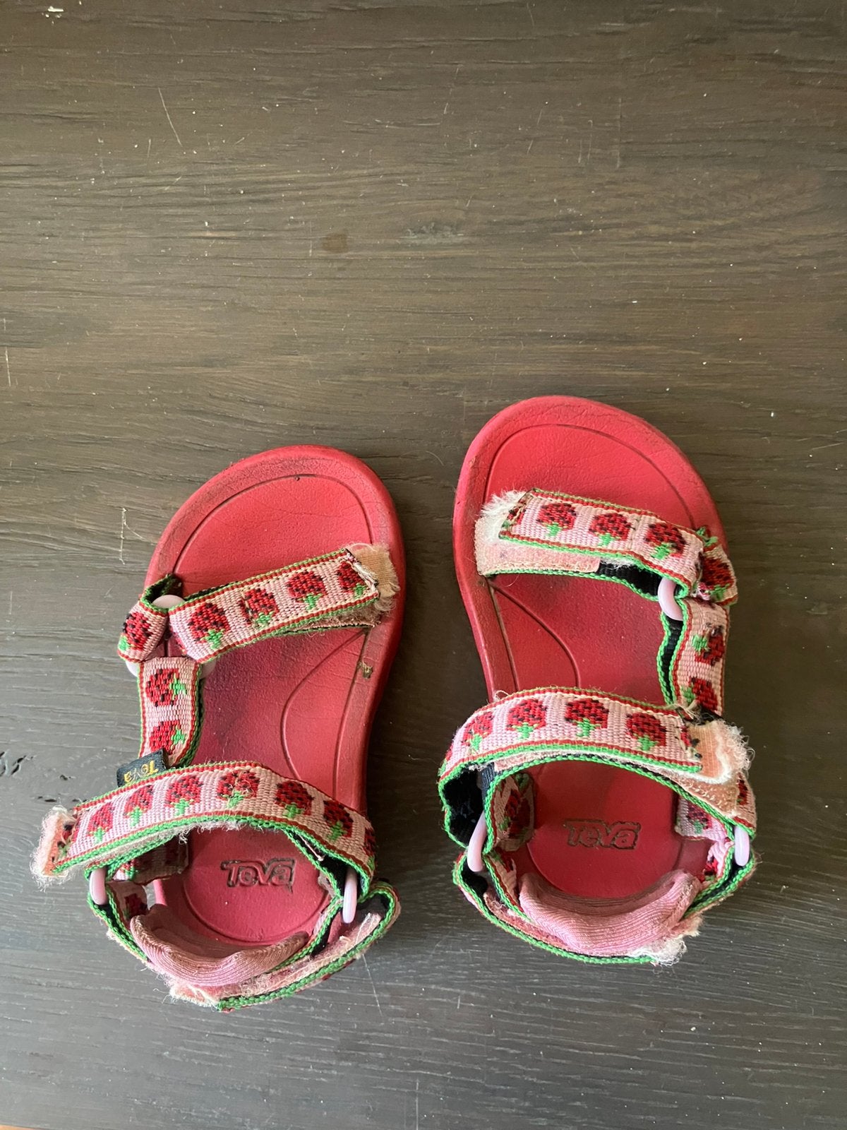 Teva sandalen aardbei, maat 21/22, Ophalen, Gebruikt, Meisje, Overige typen