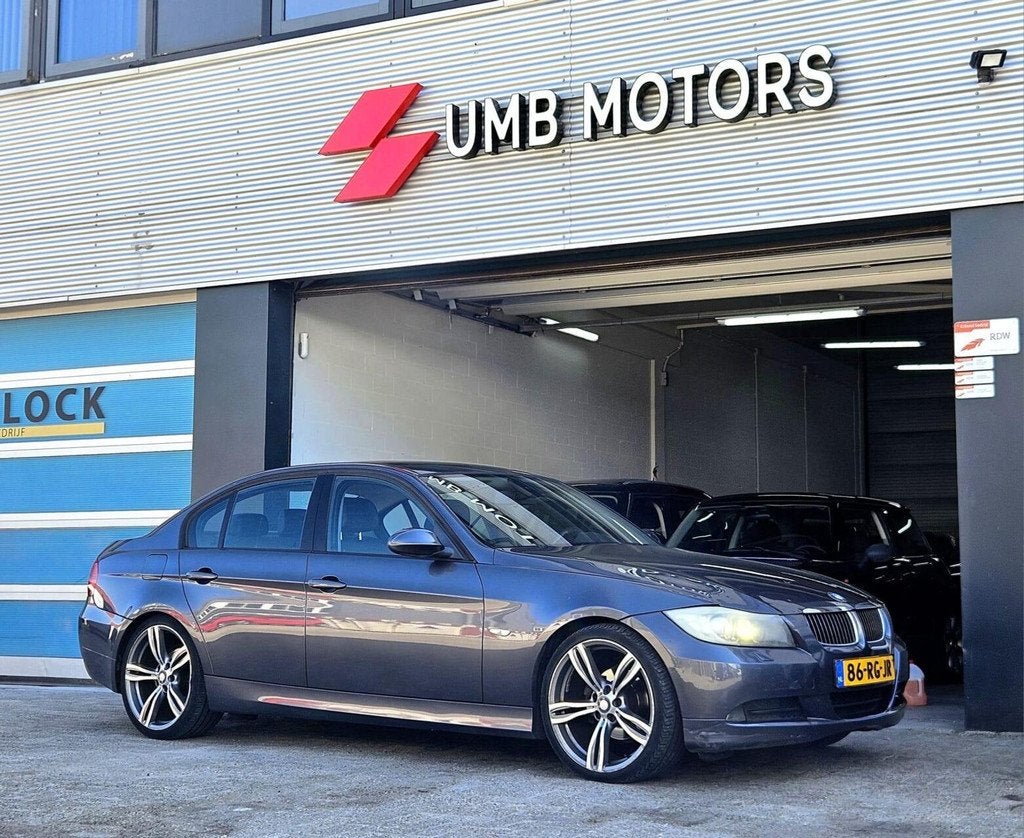 BMW BMW 3-serie BMW 3-serie 320i Dynamic Executive, Auto's, BMW, Parkeersensor, 1295 kg, 150 pk, Zilver of Grijs