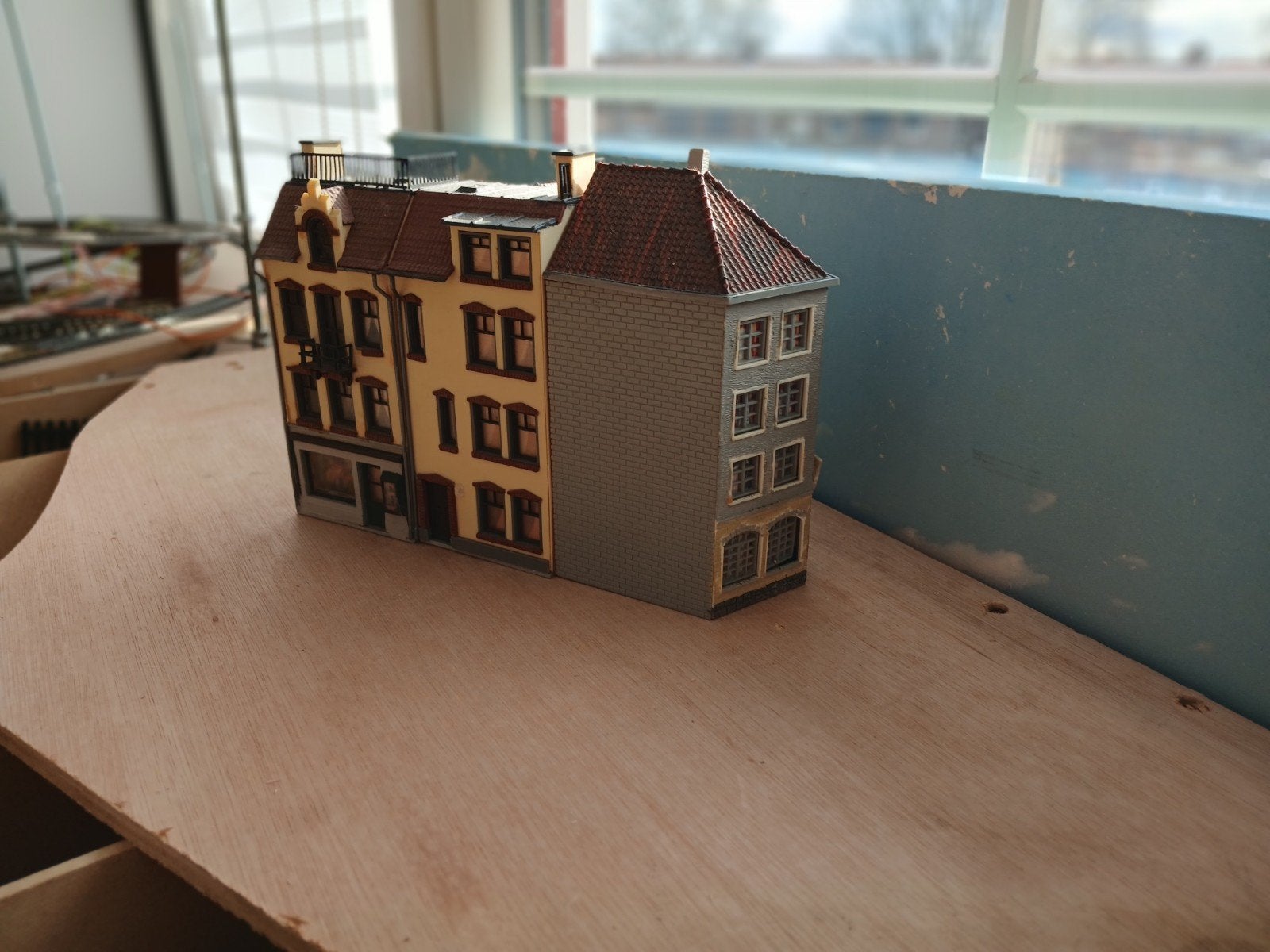 Faller Straat Huisjes voor HO Spoorbaan - Set van 3, Hobby en Vrije tijd, Ophalen of Verzenden, Gebruikt, Brug, Tunnel of Gebouw