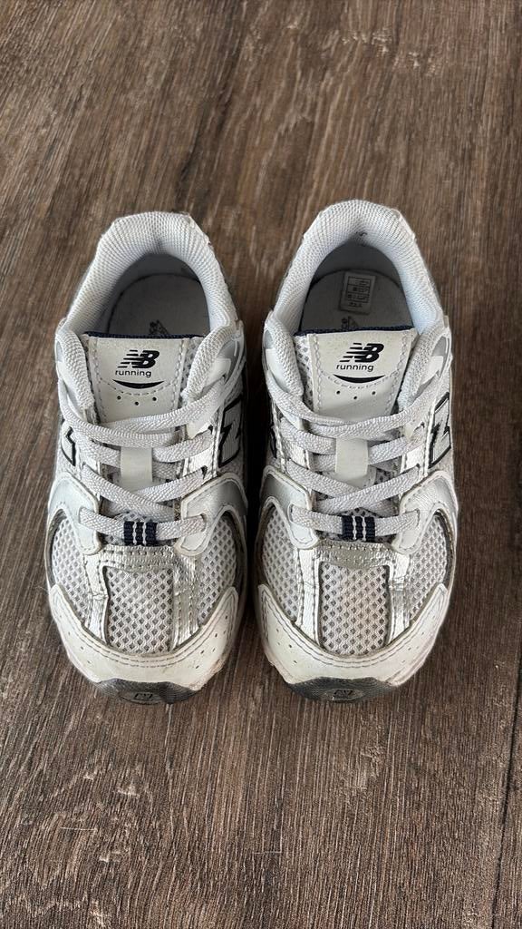 Kinderschoenen New Balance maat 25, Kinderen en Baby's, Verzenden, Zo goed als nieuw, Jongetje of Meisje, Schoentjes