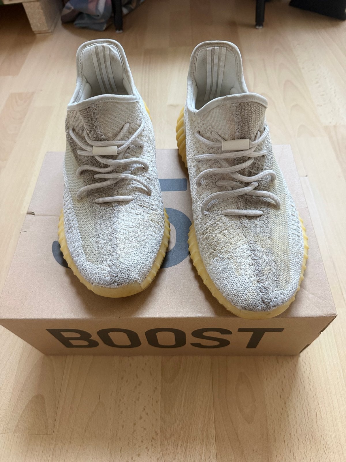 Adidas Yeezy Boost 350 V2 Light - Maat 45 1/3, Overige kleuren, Ophalen of Verzenden, Sneakers of Gympen, Gedragen