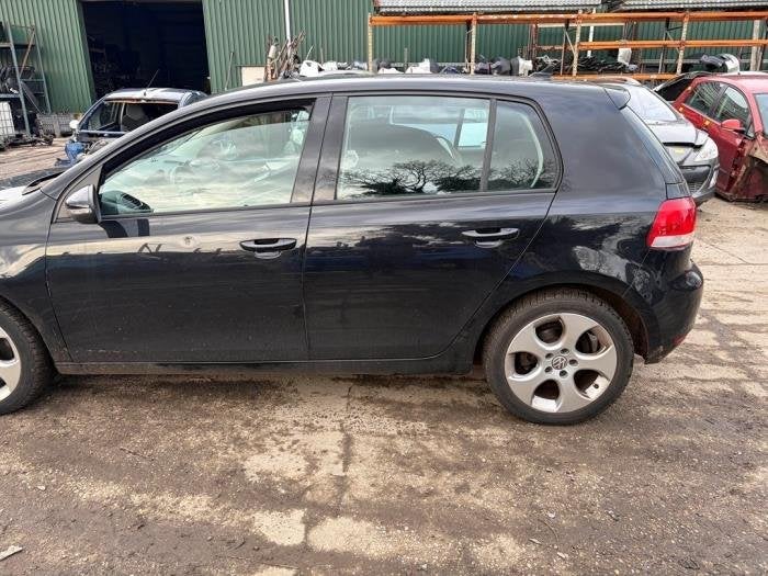 Portier 4Deurs links-achter van een Volkswagen Golf (LC9X), Gebruikt, -, -, -