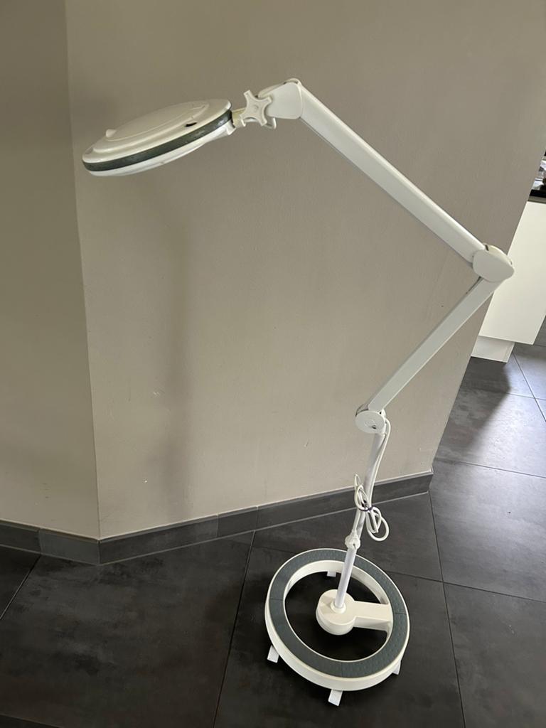 Loupe lamp op statief, Ophalen, Gebruikt