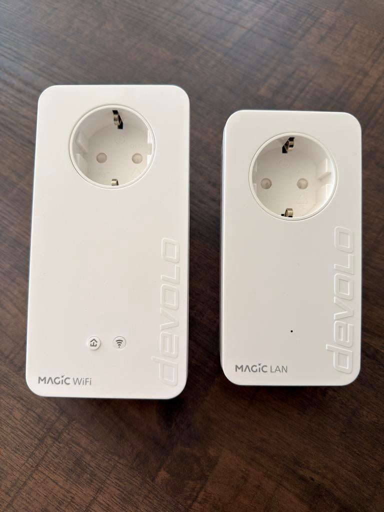 Devolo Magic 2 WiFi + LAN Powerline set via stopcontact, Computers en Software, Powerlines, Ophalen of Verzenden, Zo goed als nieuw
