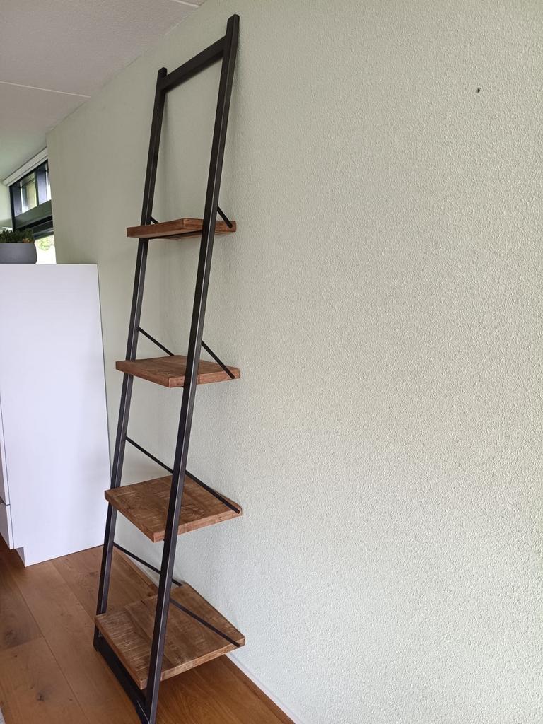 Industriële wandrek / ladderrek met 4 planken, Ophalen of Verzenden, Zo goed als nieuw