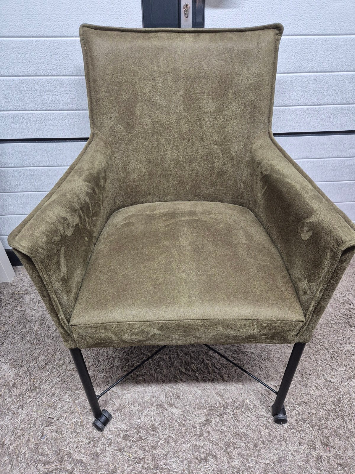 Comfortabele fauteuil met wieltjes - Olijfgroen, Ophalen, Modern, Comfortabel, Overige kleuren, Zo goed als nieuw
