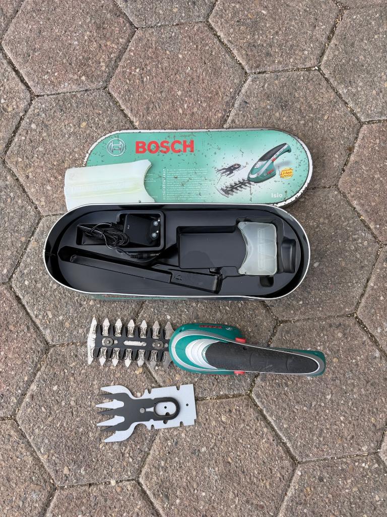 Bosch accu buxus en grasschaar, Ophalen, Zo goed als nieuw, Accu, Bosch