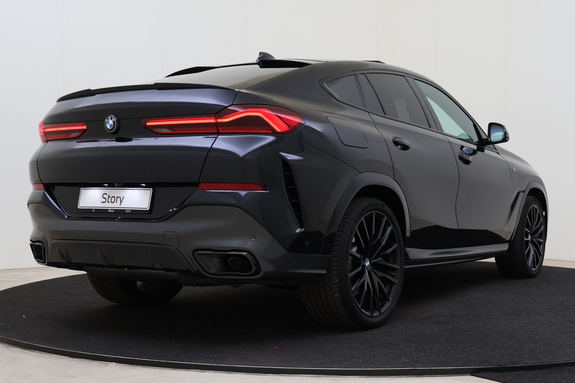 BMW X6 xDrive40i High Executive M Sport Automaat / Panoramad, Auto's, Dealer onderhouden, Gebruikt, Bedrijf, Vierwielaandrijving