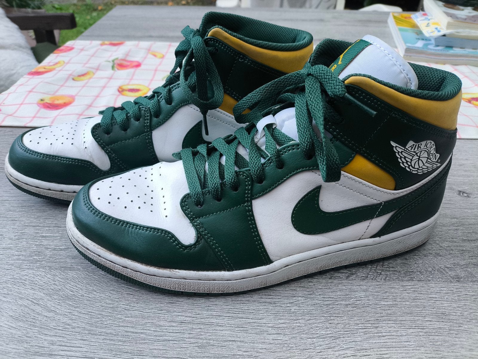 Air Jordan mid 1 sonics, Overige kleuren, Ophalen of Verzenden, Zo goed als nieuw, Nike Air Jordan