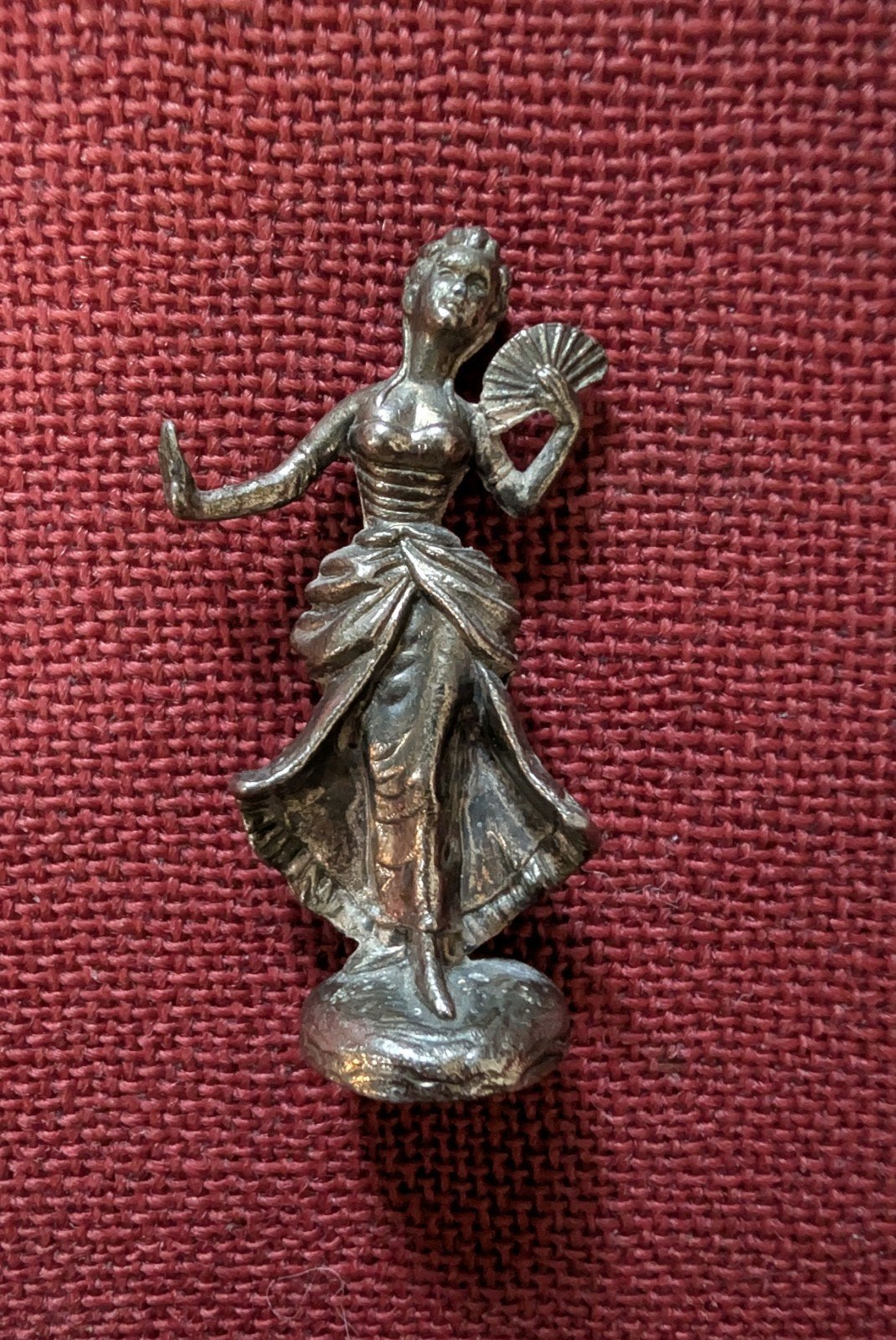 Vintage miniatuur beeldje - dansende dame met waaier, Verzamelen, Ophalen of Verzenden, Zo goed als nieuw, Mens